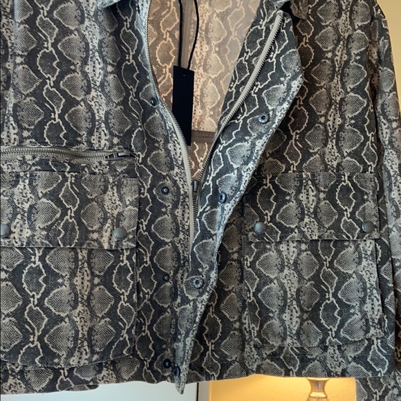 Blank NYC Snakeskin Cropped Fabric Jacket - Picture 7 of 9